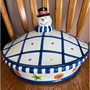 CERAMIC LIDDED SERVING BOWL -1999 TAMMANY DEVINE DEMDACO BUTTONS & SNOW-EXC COND
